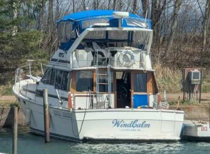 Slide: The Image of Bayliner 3870 1986 - 7369281