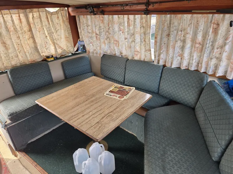 Slide: The Image of Bayliner 3870 1986 - 7369264