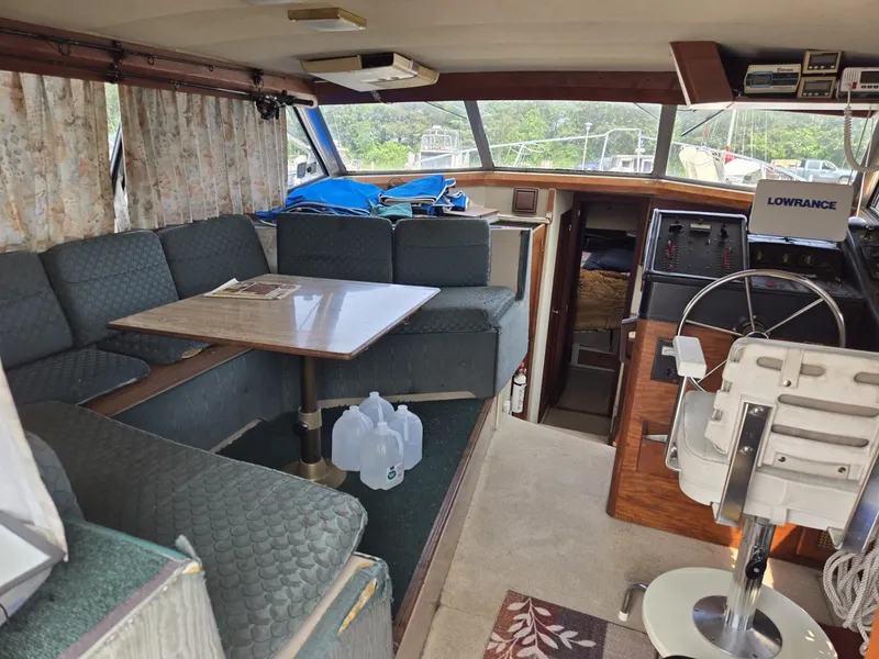 Slide: The Image of Bayliner 3870 1986 - 7369259