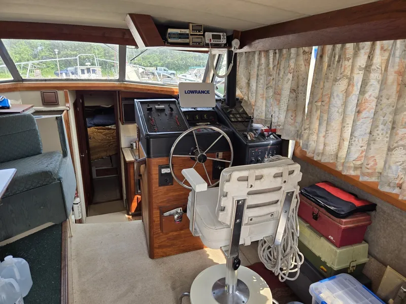 Slide: The Image of Bayliner 3870 1986 - 7369260
