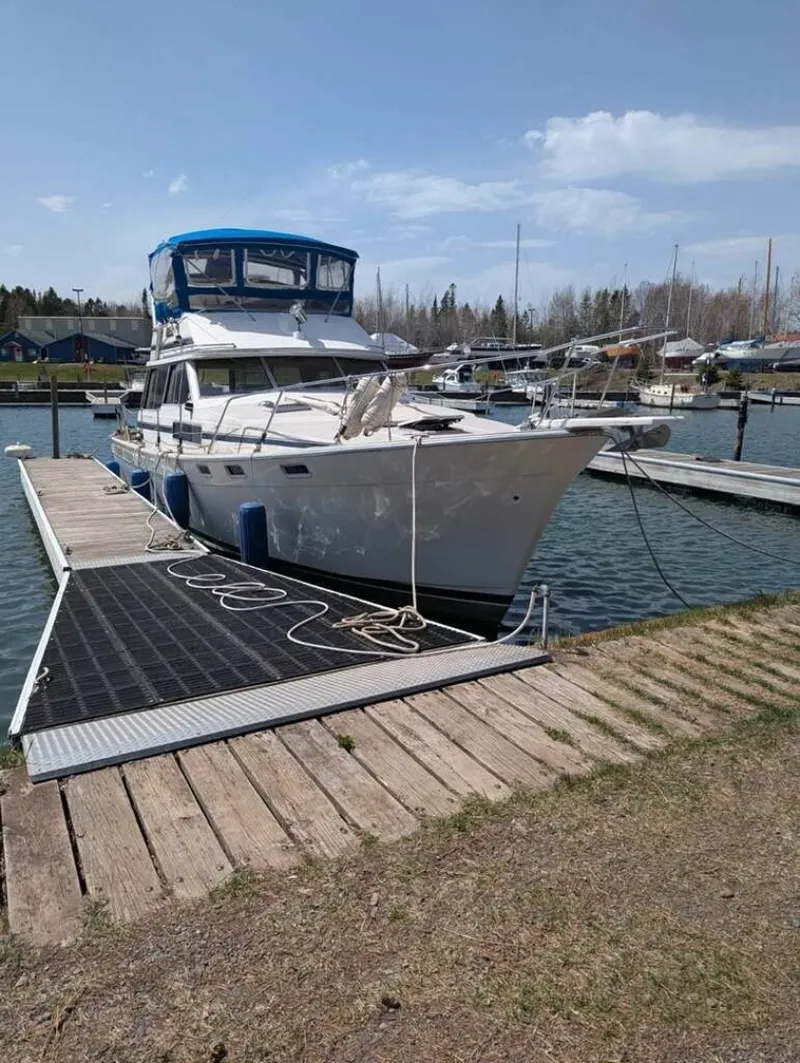Slide: The Image of Bayliner 3870 1986 - 7369280
