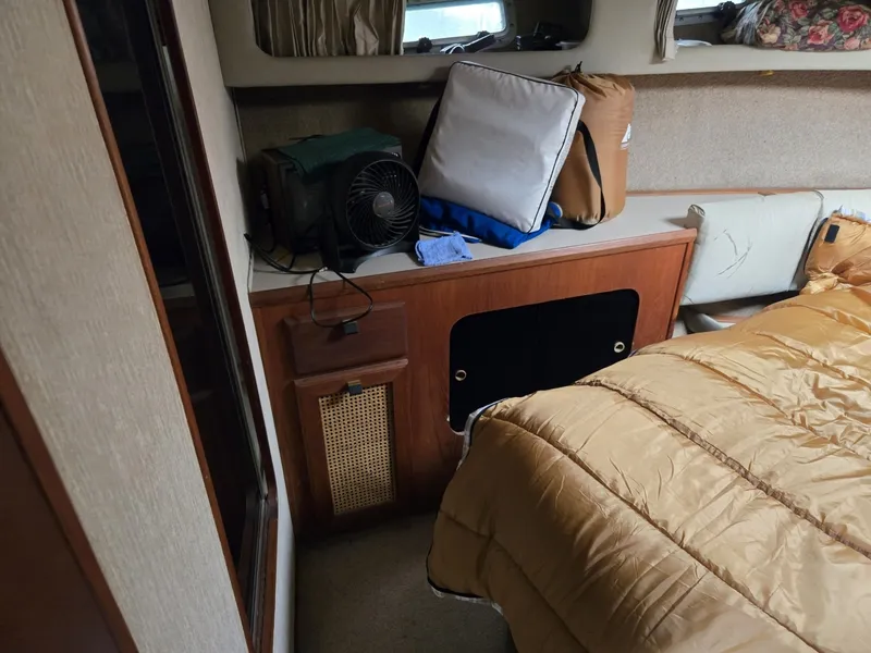 Slide: The Image of Bayliner 3870 1986 - 7369272