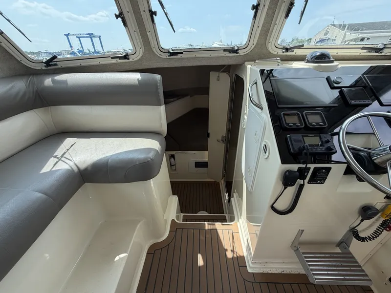 Slide: The Image of Parker Marine 3420 XLD Sport Cabin 2009 - 7385205
