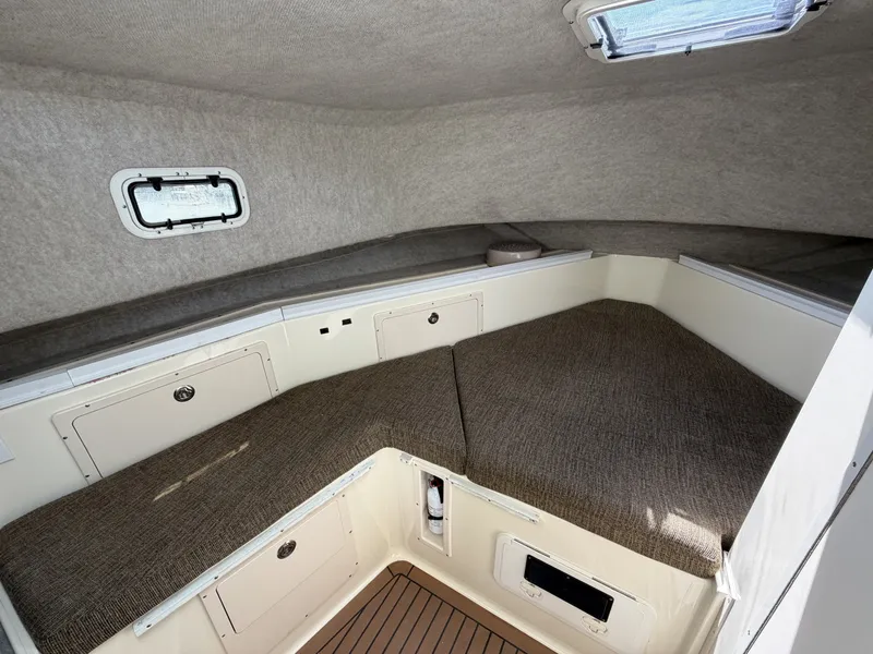 Slide: The Image of Parker Marine 3420 XLD Sport Cabin 2009 - 7385209