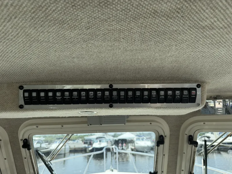 Slide: The Image of Parker Marine 3420 XLD Sport Cabin 2009 - 7385206
