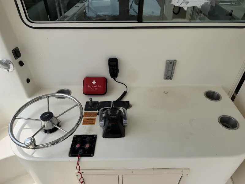 Slide: The Image of Parker Marine 3420 XLD Sport Cabin 2009 - 7385189