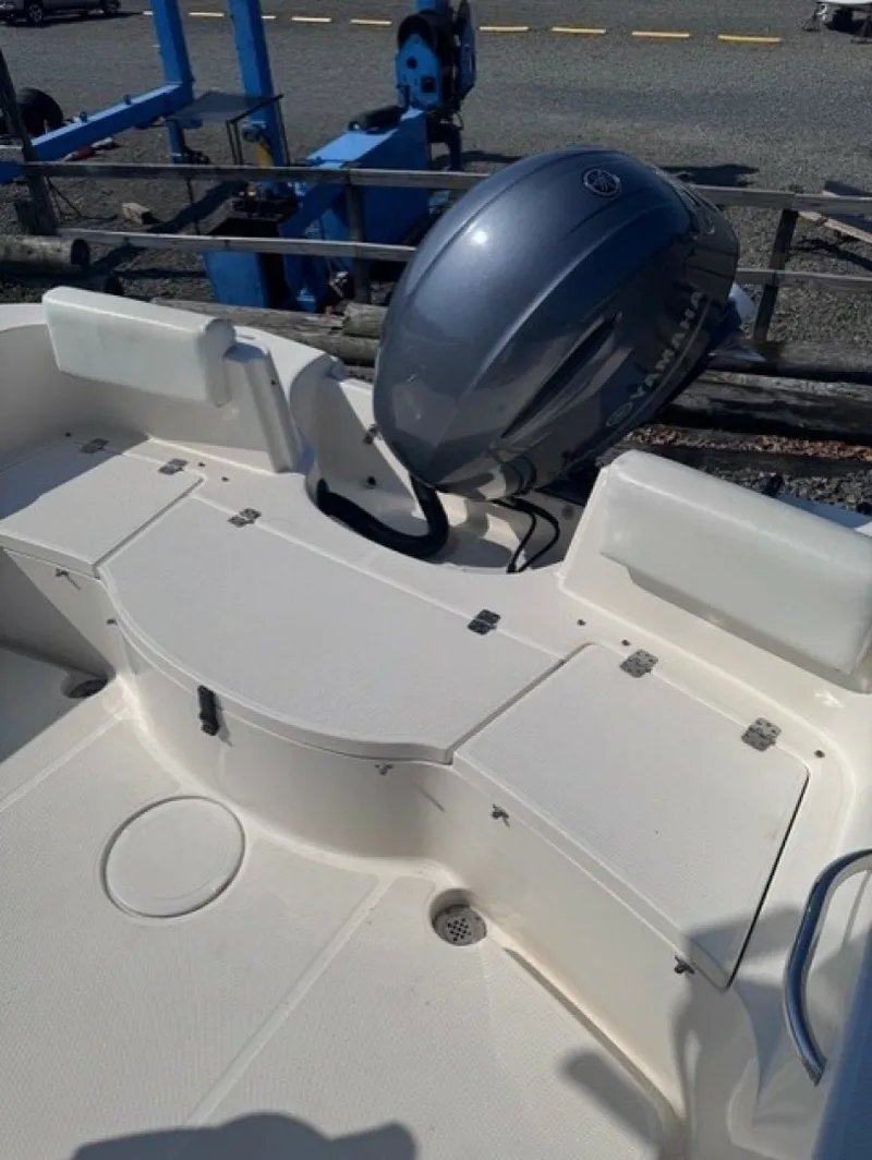 Slide: The Image of Bulls Bay 230 Center Console 2019 - 7385318