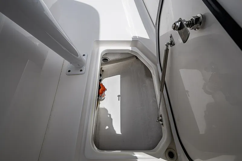 Slide: The Image of Intrepid 375 Nomad FE 2023 - 7385332