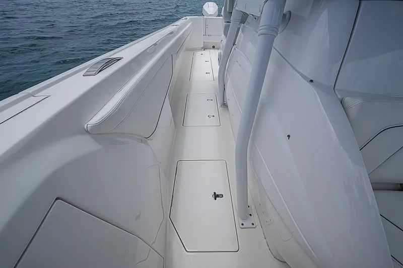 Slide: The Image of Intrepid 375 Nomad FE 2023 - 7385331