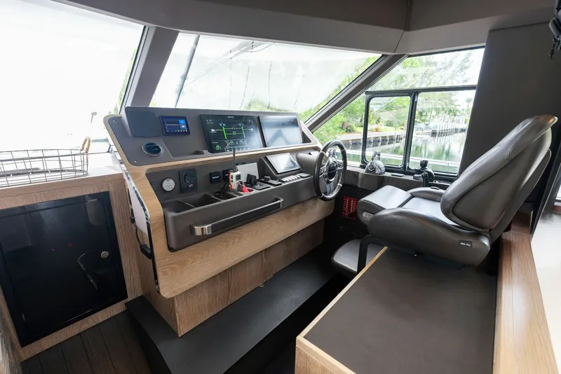 Slide: The Image of Azimut Magellano 66 2021 - 7385921