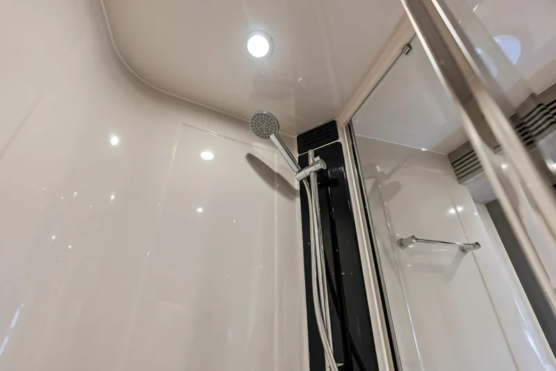 Slide: The Image of Azimut Magellano 66 2021 - 7385952