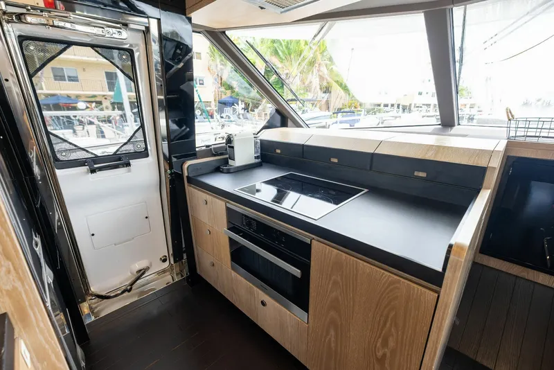 Slide: The Image of Azimut Magellano 66 2021 - 7385935