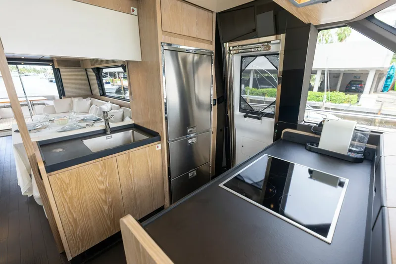 Slide: The Image of Azimut Magellano 66 2021 - 7385934