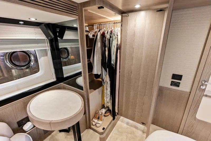 Slide: The Image of Azimut Magellano 66 2021 - 7385944