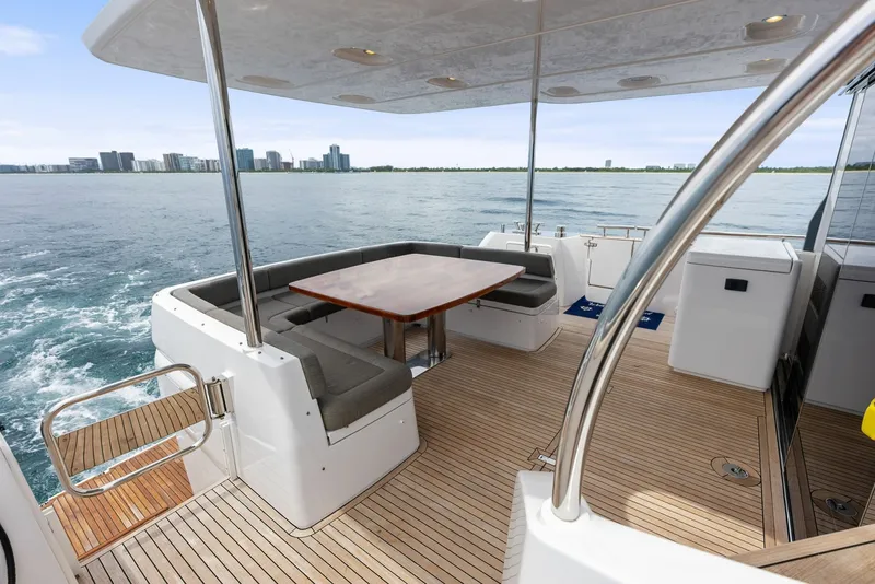 Slide: The Image of Azimut Magellano 66 2021 - 7385911