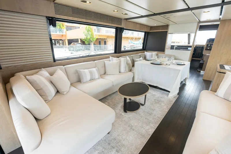 Slide: The Image of Azimut Magellano 66 2021 - 7385926