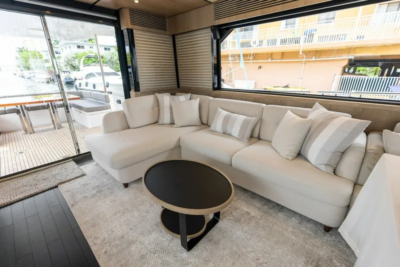 Slide: The Image of Azimut Magellano 66 2021 - 7385927