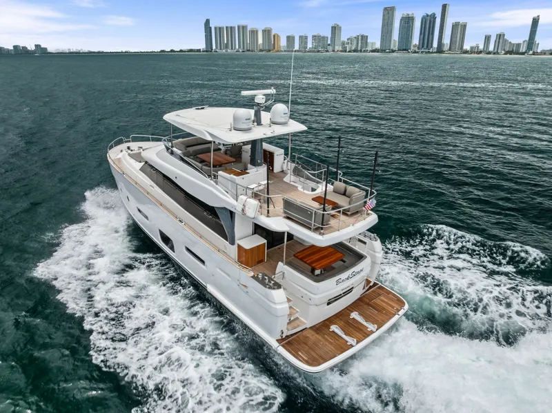 Slide: The Image of Azimut Magellano 66 2021 - 7385514