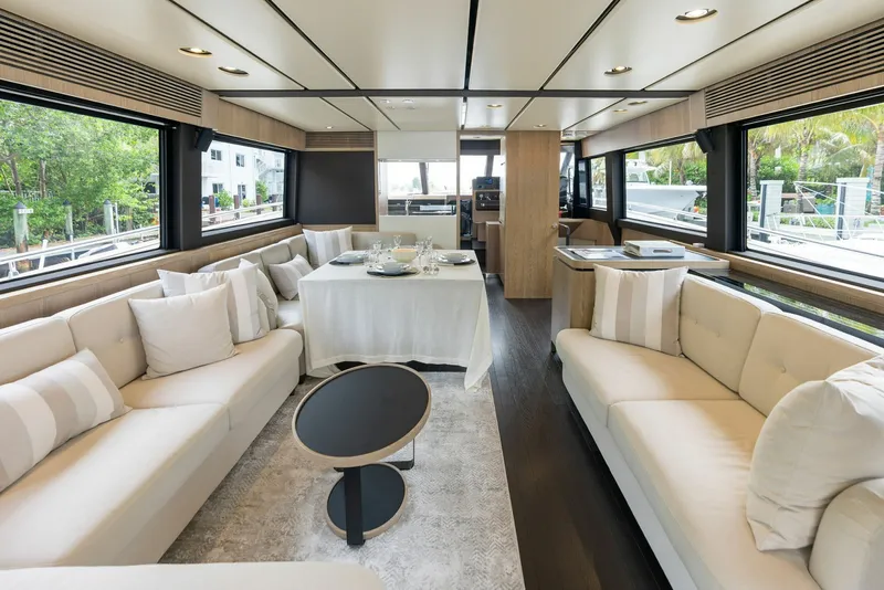Slide: The Image of Azimut Magellano 66 2021 - 7385925