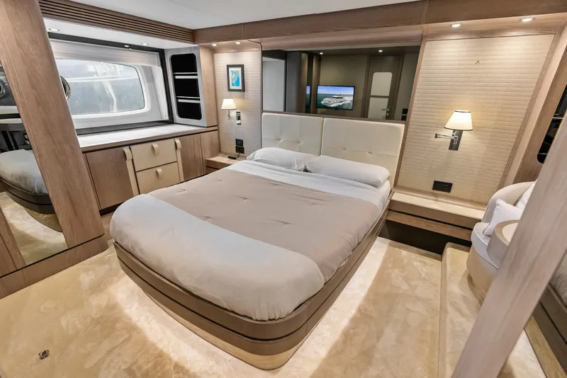 Slide: The Image of Azimut Magellano 66 2021 - 7385941