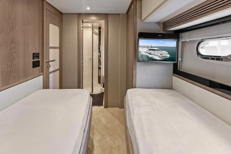 Slide: The Image of Azimut Magellano 66 2021 - 7385955