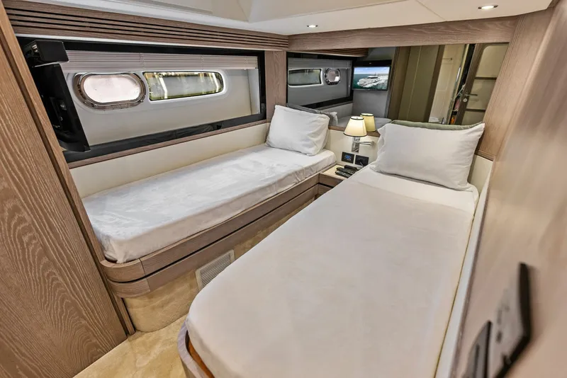 Slide: The Image of Azimut Magellano 66 2021 - 7385953