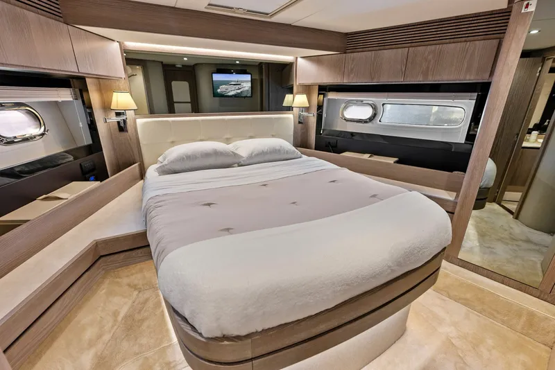 Slide: The Image of Azimut Magellano 66 2021 - 7385947
