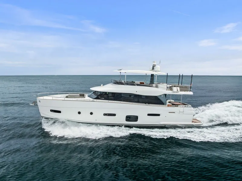 Slide: The Image of Azimut Magellano 66 2021 - 7385506