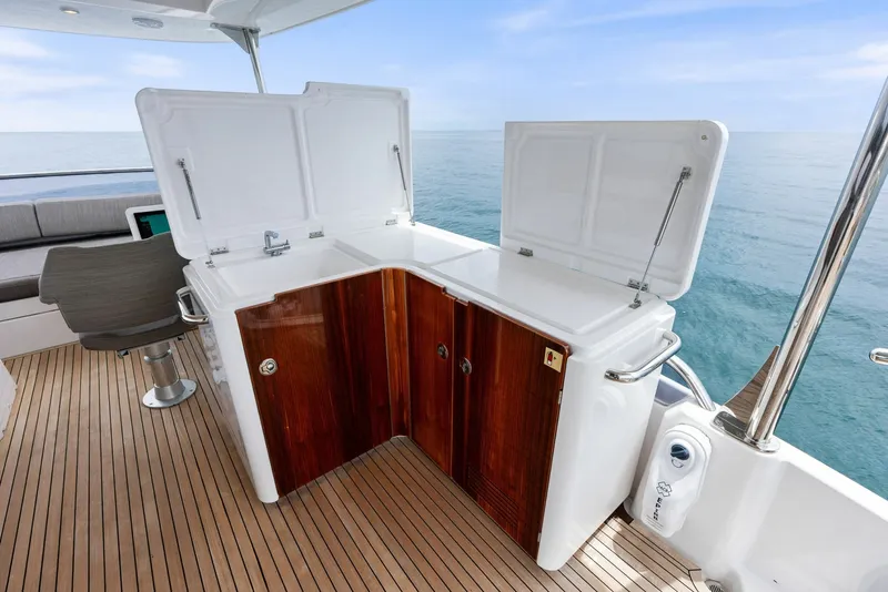 Slide: The Image of Azimut Magellano 66 2021 - 7385918