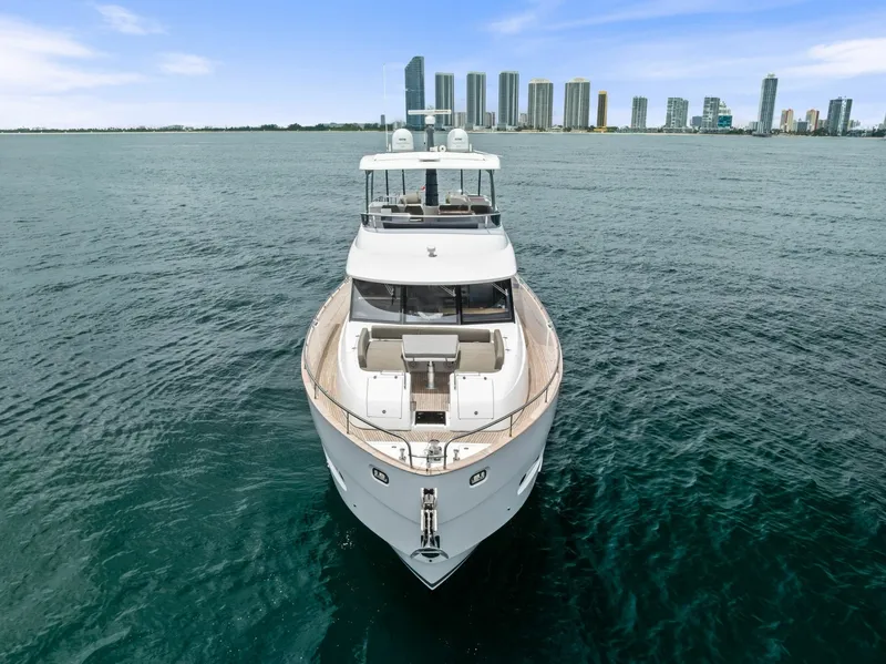 Slide: The Image of Azimut Magellano 66 2021 - 7385496
