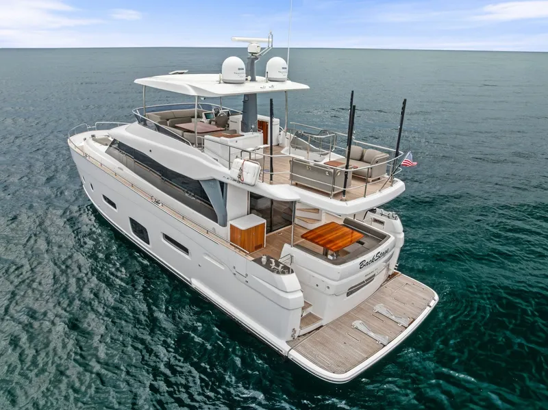 Slide: The Image of Azimut Magellano 66 2021 - 7385485