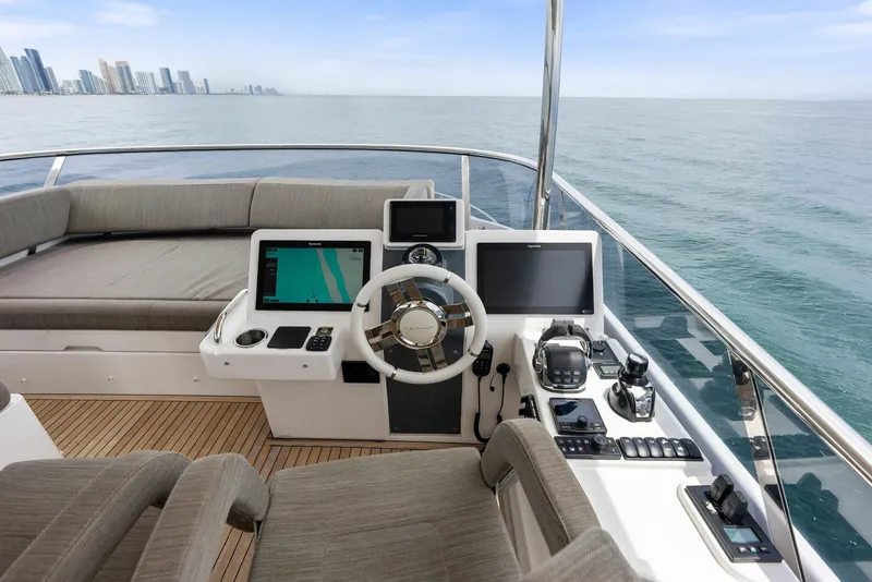 Slide: The Image of Azimut Magellano 66 2021 - 7385919