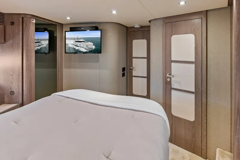 Slide: The Image of Azimut Magellano 66 2021 - 7385948