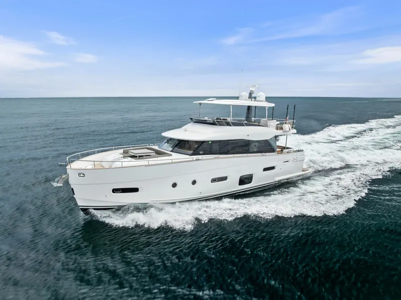 Slide: The Image of Azimut Magellano 66 2021 - 7385504