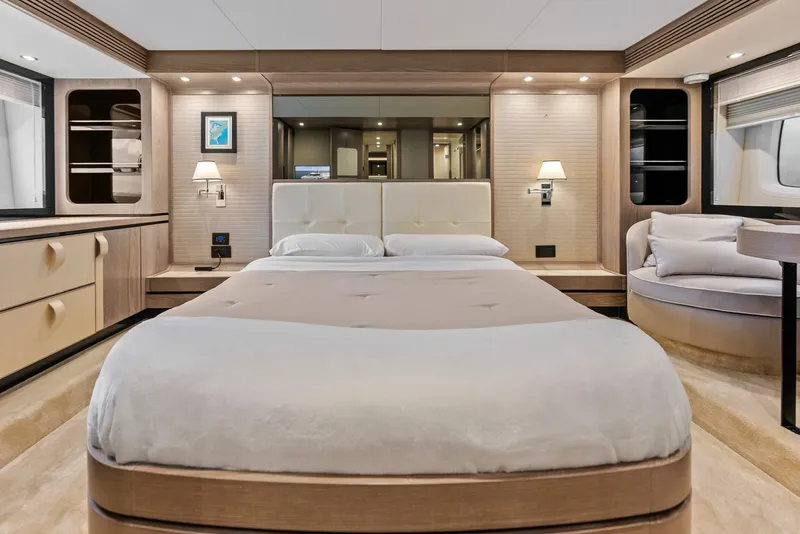 Slide: The Image of Azimut Magellano 66 2021 - 7385940