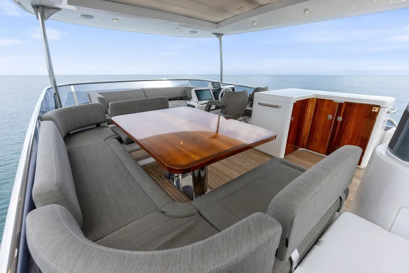 Slide: The Image of Azimut Magellano 66 2021 - 7385916