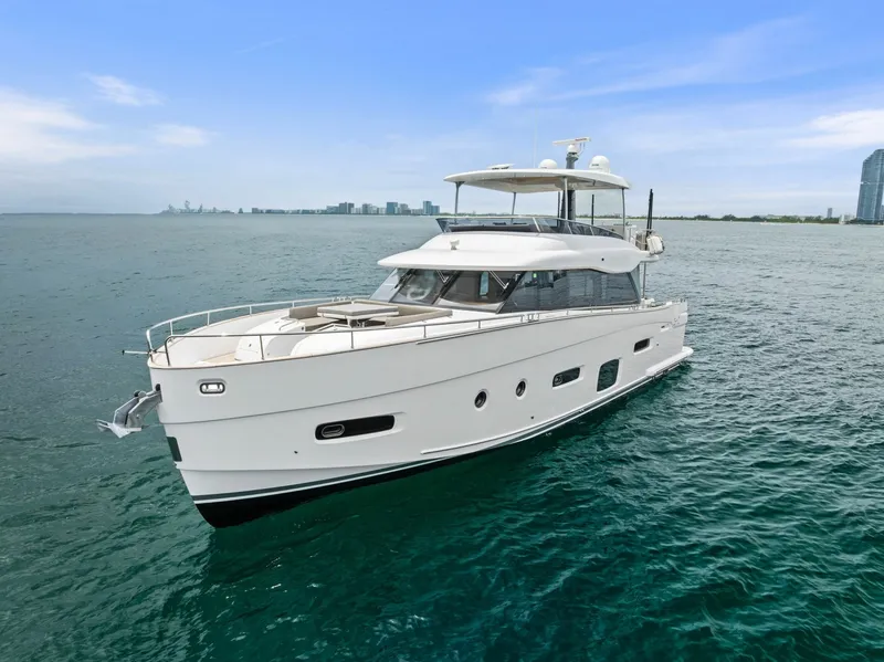 Slide: The Image of Azimut Magellano 66 2021 - 7385498