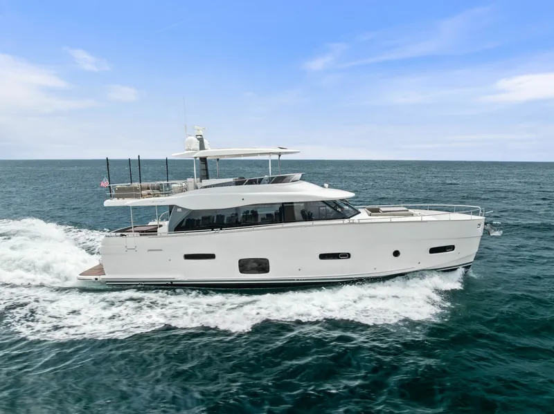 Slide: The Image of Azimut Magellano 66 2021 - 7385510
