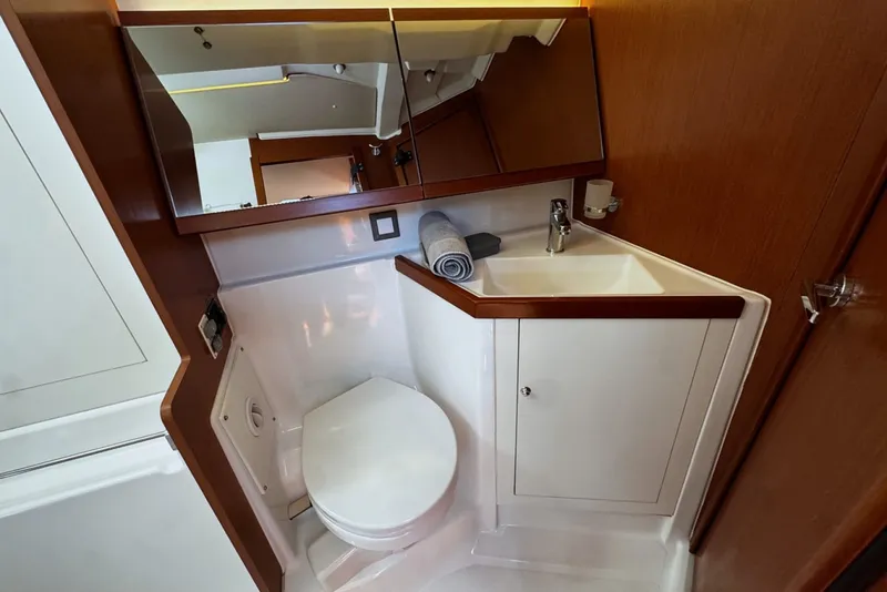 Slide: The Image of Beneteau Oceanis 46.1 2020 - 7385822