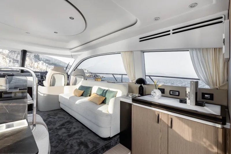 Slide: The Image of Azimut Fly 53 2027 - 7385998