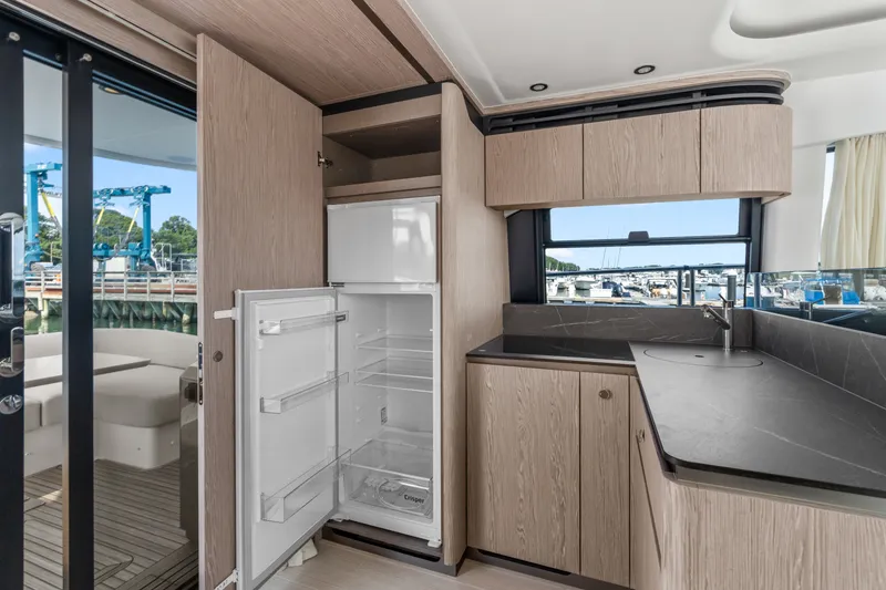 Slide: The Image of Azimut Fly 53 2027 - 7454861