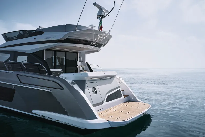 Slide: The Image of Azimut Fly 53 2027 - 7385993