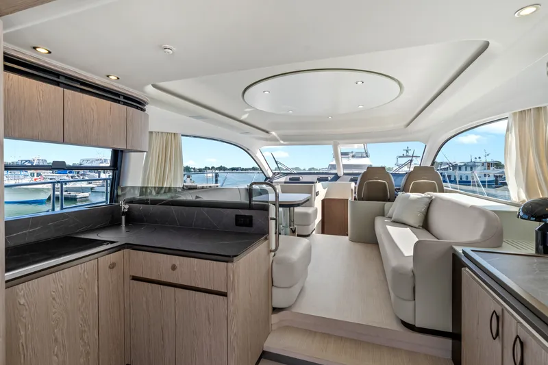 Slide: The Image of Azimut Fly 53 2027 - 7454858