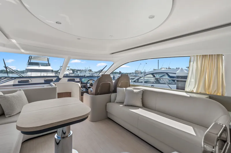 Slide: The Image of Azimut Fly 53 2027 - 7454865