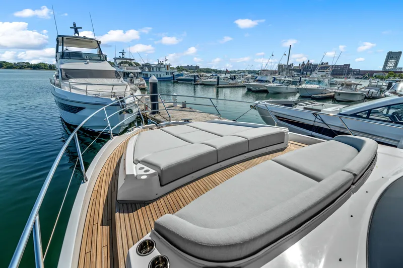 Slide: The Image of Azimut Fly 53 2027 - 7454855
