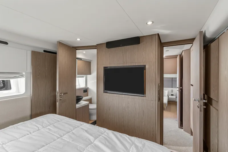 Slide: The Image of Azimut Fly 53 2027 - 7454879