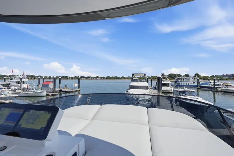Slide: The Image of Azimut Fly 53 2027 - 7513112