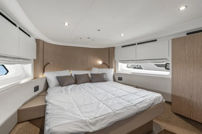 Slide: The Image of Azimut Fly 53 2027 - 7454878