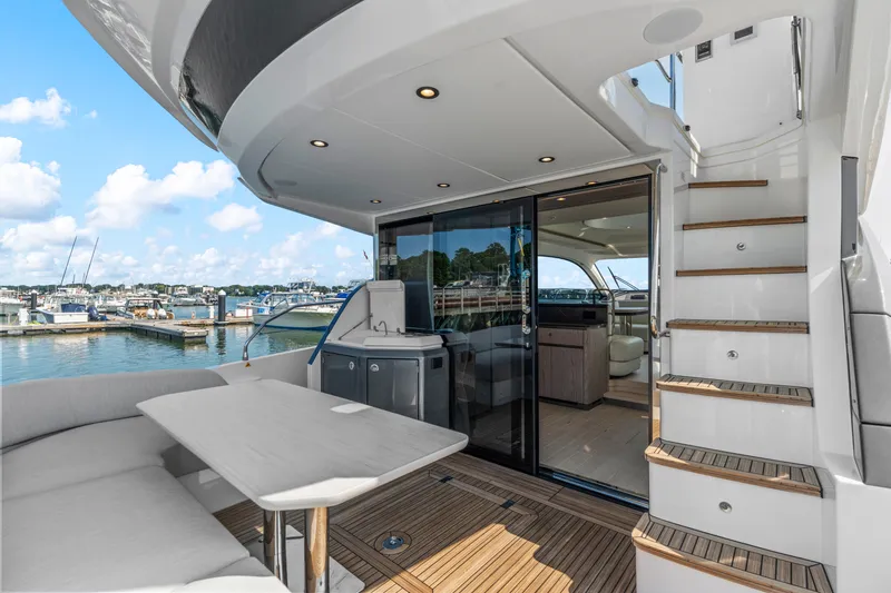 Slide: The Image of Azimut Fly 53 2027 - 7454850