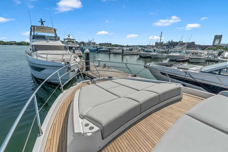 Slide: The Image of Azimut Fly 53 2027 - 7454856